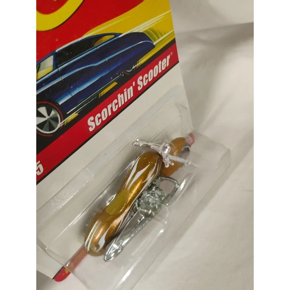 2004 Hot Wheels Classics Series 1‎ GOLDISH #23 /25  Scorchin' Scooter Motorcycle